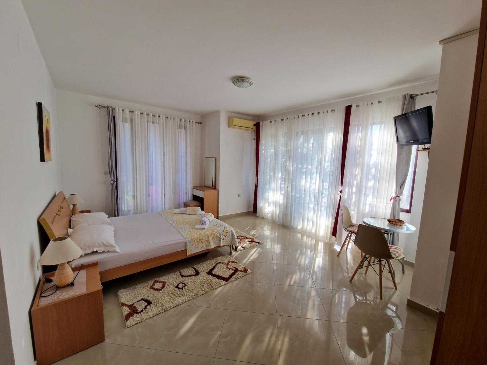 Studios M Улцинь Номер фото