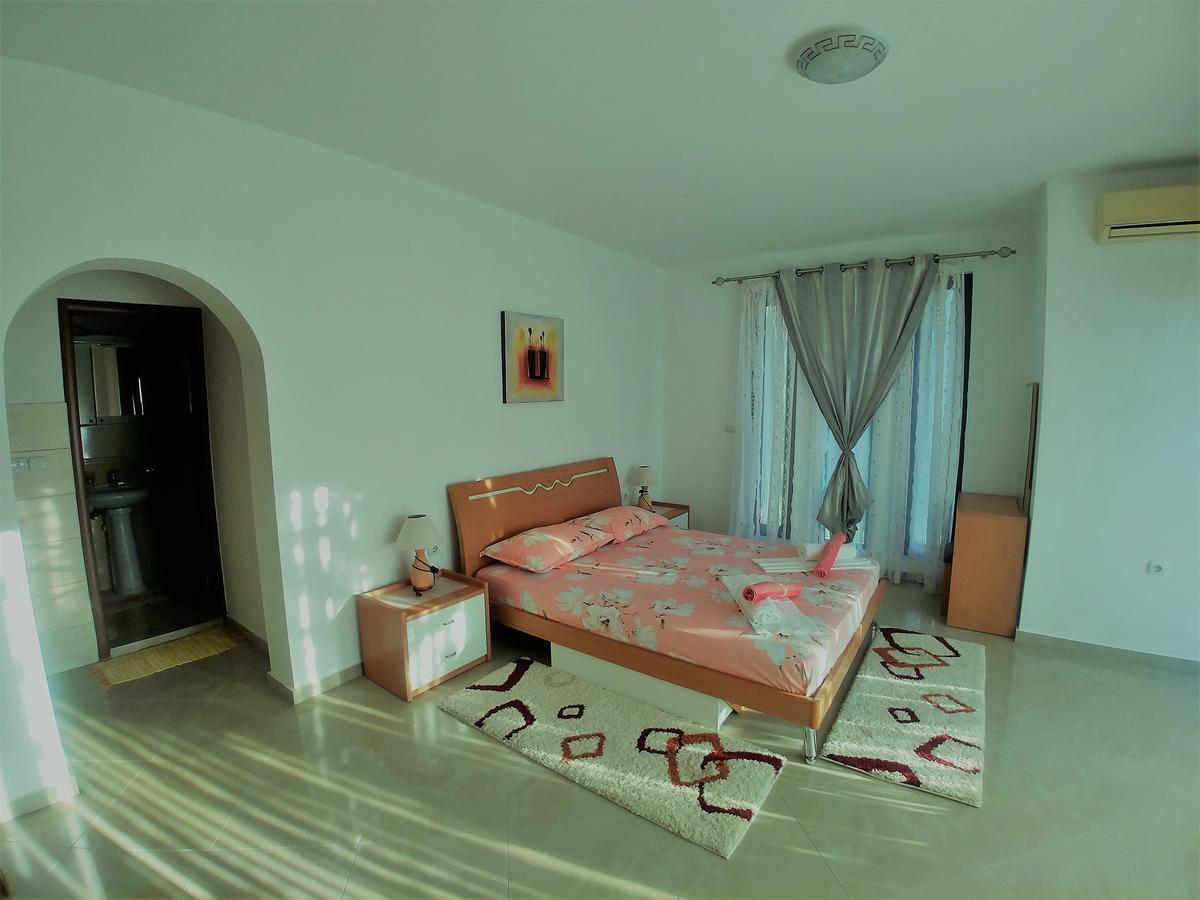 Studios M Улцинь Экстерьер фото